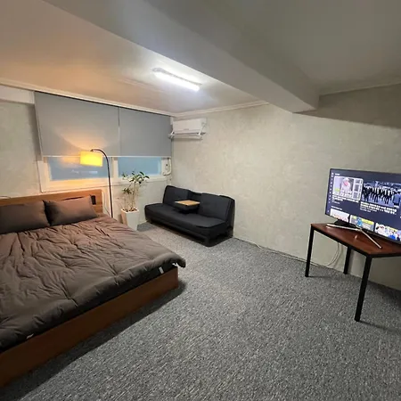 Apartment In Gangnam Seoul Room photo