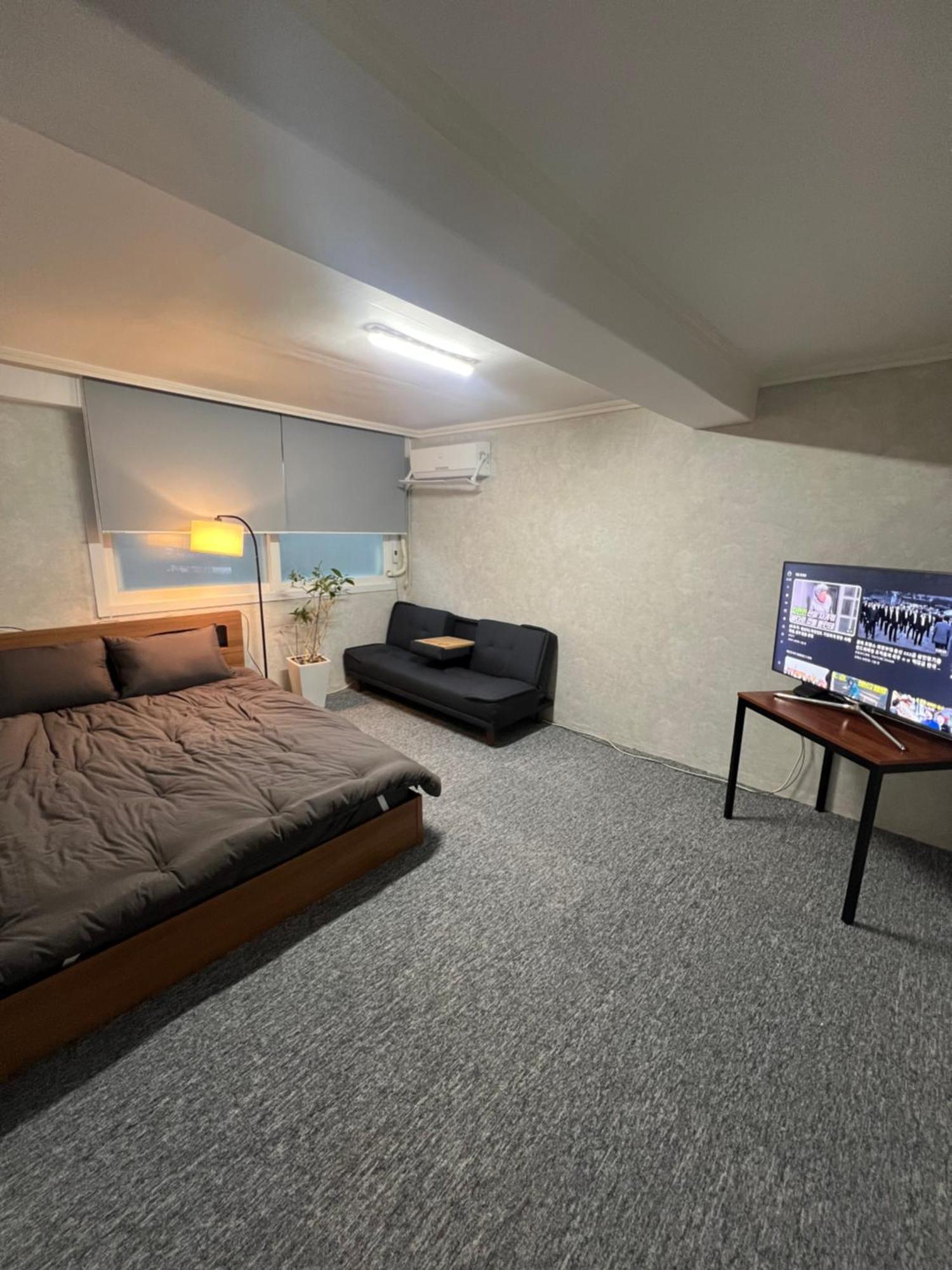 Apartment In Gangnam